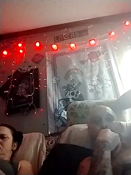 BonnienClyde5421 online show from February 17, 1:14 am