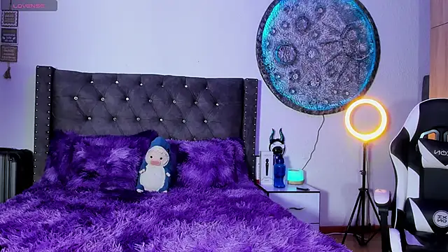 Katherine Rose online show from March 28, 9:38 pm