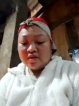 Snapshot of MaySweetb chatting on November 18, 1:43 am MaySweetb online show from November 18, 1:43 am