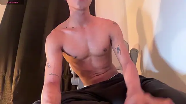 Snapshot of Angel_bunny2 chatting on November 27, 4:35 am Angel bunny2 online show from November 27, 4:35 am