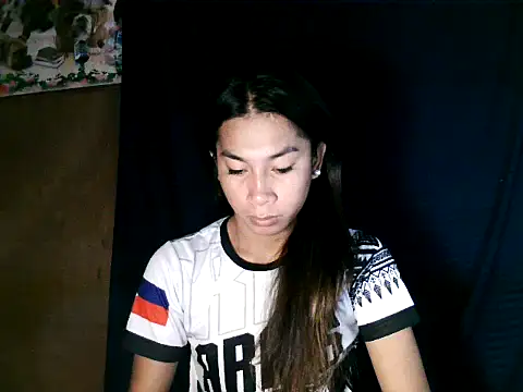 Snapshot of Asian_PrettyAle chatting on November 2, 1:43 am Asian PrettyAle online show from November 2, 1:43 am