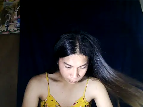 Snapshot of Asian_PrettyAle chatting on October 5, 4:25 am Asian PrettyAle online show from October 5, 4:25 am