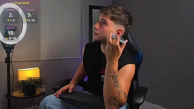 IamAngelCamilo online show from November 11, 1:22 am