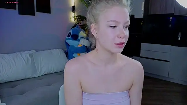 emilyshepar d online show from June 19, 2:17 am