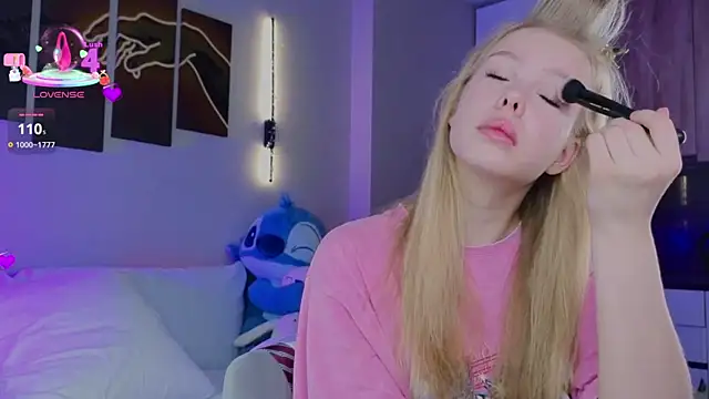 emilyshepar d online show from April 2, 1:35 am