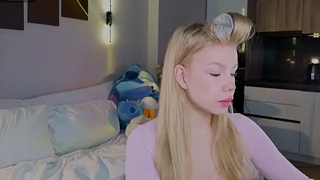 emilyshepar d online show from March 31, 2:13 am