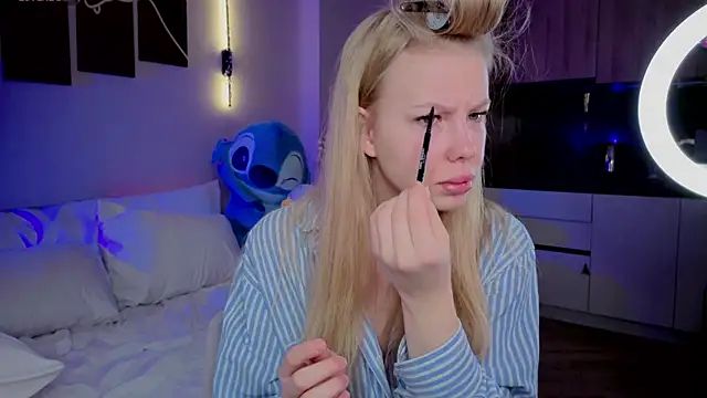 emilyshepar d online show from April 7, 1:40 am