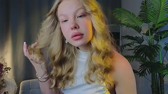 Snapshot of emilyshepar_d chatting on October 2, 1:53 am emilyshepar d online show from October 2, 1:53 am