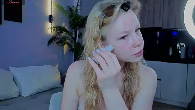 emilyshepar d online show from June 16, 2:33 am
