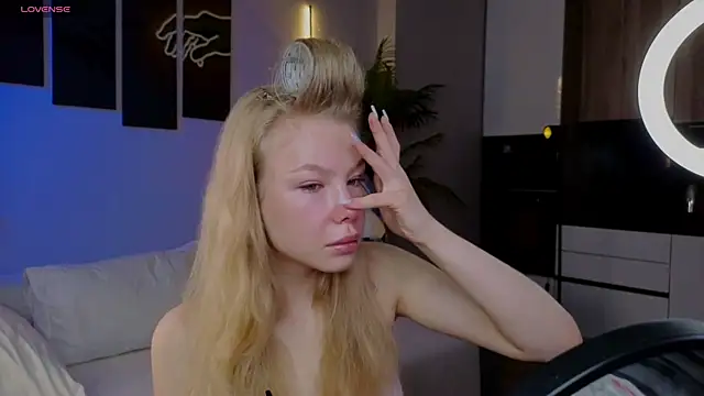 emilyshepar d online show from June 4, 3:00 am