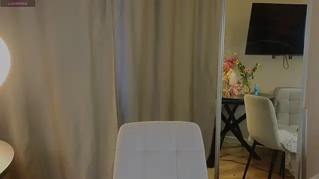 Snapshot of emilyshepar_d chatting on September 11, 2:11 am emilyshepar d online show from September 11, 2:11 am