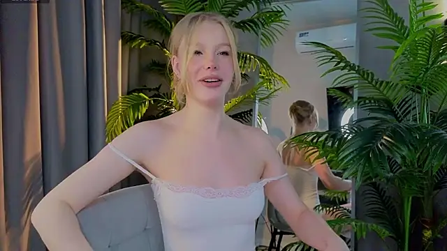 emilyshepar d online show from March 24, 3:39 am