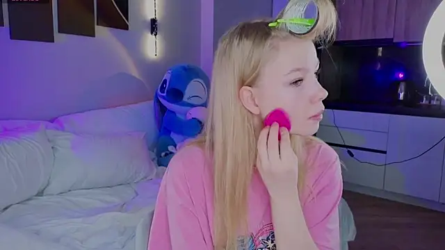 emilyshepar d online show from April 1, 2:13 am