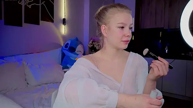 emilyshepar d online show from April 8, 2:24 am