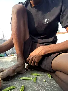 RAYI Queen 4 online show from February 6, 2:51 am