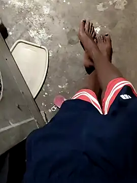 Snapshot of RAYI_Queen_4 chatting on December 3, 1:54 pm RAYI Queen 4 online show from December 3, 1:54 pm