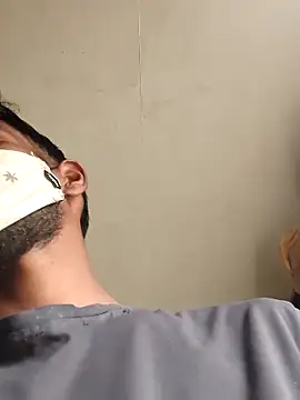 Snapshot of RAYI_Queen_4 chatting on December 14, 4:08 am RAYI Queen 4 online show from December 14, 4:08 am