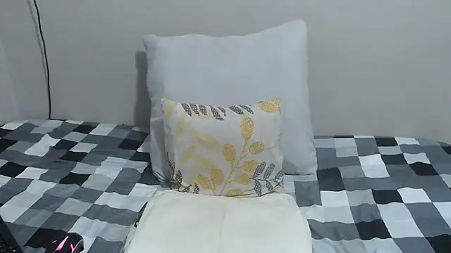 HornyEbony4u online show from April 24, 2:13 am