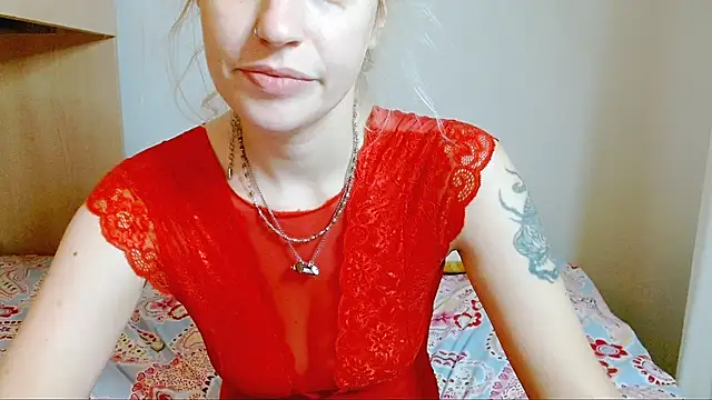 Snapshot of SatinQueen90 chatting on November 5, 7:22 am SatinQueen90 online show from November 5, 7:22 am