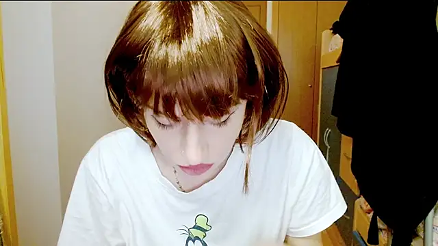 Snapshot of SatinQueen90 chatting on November 26, 9:20 am SatinQueen90 online show from November 26, 9:20 am