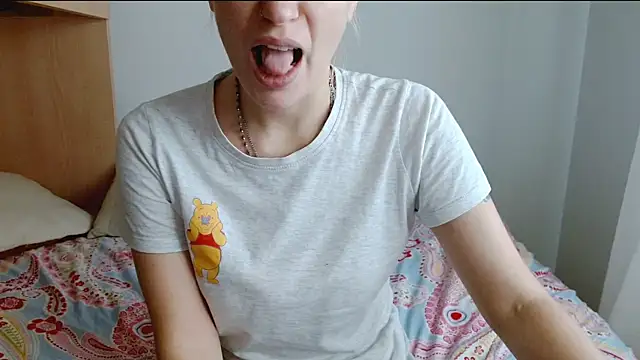 Snapshot of SatinQueen90 chatting on November 14, 9:57 am SatinQueen90 online show from November 14, 9:57 am