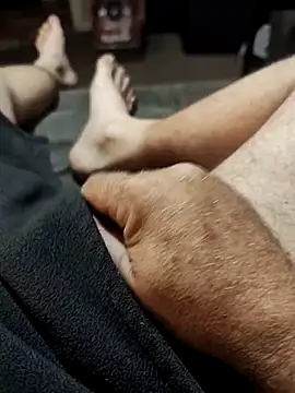 hubbyfun19 online show from April 18, 4:37 am
