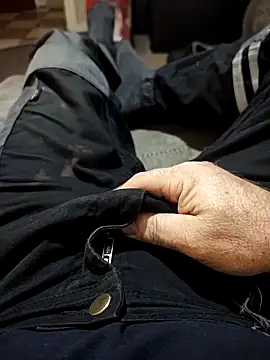 hubbyfun19 online show from April 9, 6:04 am