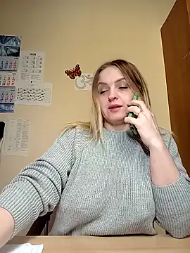Snapshot of Ami_Foxy chatting on May 4, 5:33 am Ami Foxy online show from May 4, 5:33 am