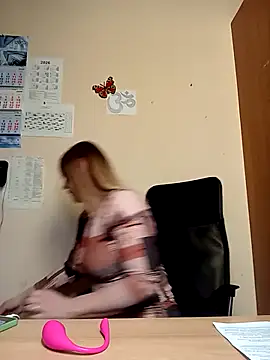 Snapshot of Ami_Foxy chatting on May 7, 5:44 am Ami Foxy online show from May 7, 5:44 am