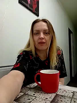 Snapshot of Ami_Foxy chatting on May 9, 5:22 am Ami Foxy online show from May 9, 5:22 am