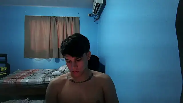 Snapshot of Jaket_lovers chatting on November 28, 5:46 pm Jaket lovers online show from November 28, 5:46 pm