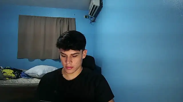 Snapshot of Jaket_lovers chatting on October 15, 6:49 pm Jaket lovers online show from October 15, 6:49 pm