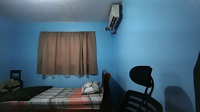 Snapshot of Jaket_lovers chatting on November 21, 7:13 pm Jaket lovers online show from November 21, 7:13 pm