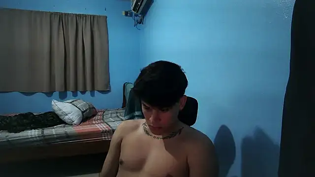 Snapshot of Jaket_lovers chatting on December 3, 10:09 pm Jaket lovers online show from December 3, 10:09 pm