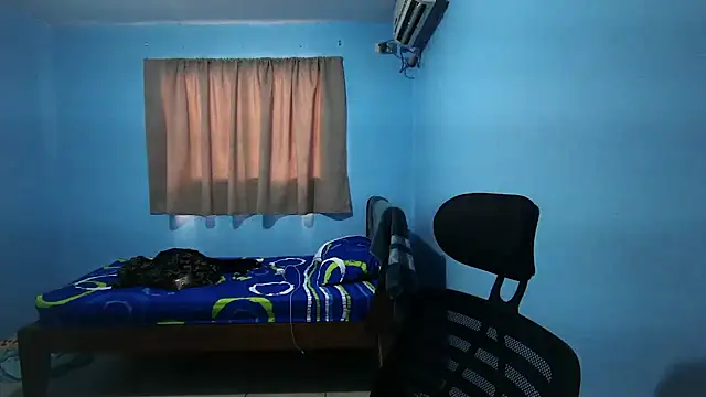 Snapshot of Jaket_lovers chatting on September 23, 6:37 pm Jaket lovers online show from September 23, 6:37 pm