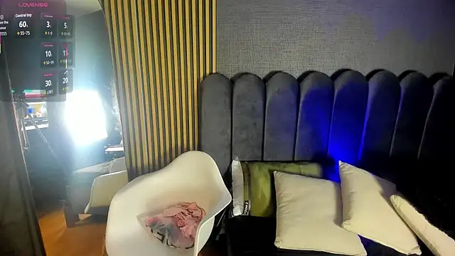 Gina 77 online show from November 4, 12:09 pm