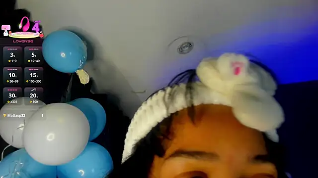 Snapshot of Gina_77 chatting on October 6, 12:06 pm Gina 77 online show from October 6, 12:06 pm