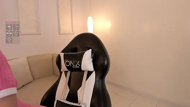 Lilily lv online show from October 4, 12:17 pm