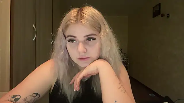 sunshinyflash online show from November 30, 5:36 pm