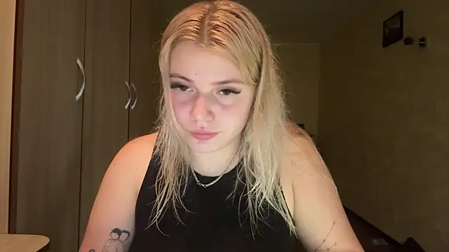 sunshinyflash online show from November 27, 3:45 pm