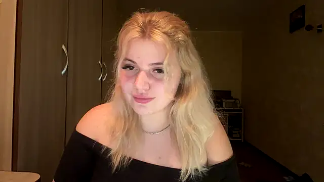 sunshinyflash online show from November 25, 5:57 pm