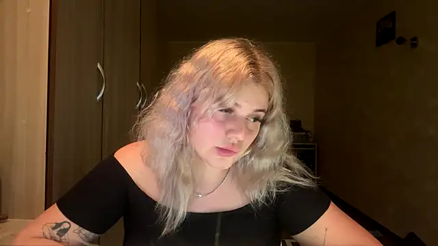 sunshinyflash online show from November 29, 6:08 pm