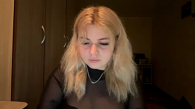 sunshinyflash online show from November 24, 4:40 pm