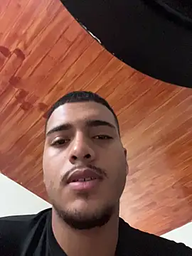 Snapshot of michel_g1 chatting on October 27, 9:49 pm michel g1 online show from October 27, 9:49 pm