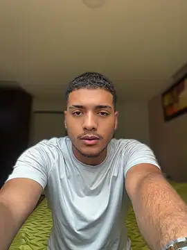 Snapshot of michel_g1 chatting on June 27, 3:51 pm michel g1 online show from June 27, 3:51 pm