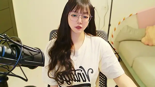 Yucheng  520 online show from May 17, 4:45 am