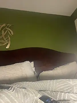 Snapshot of caramel__cremes chatting on October 28, 4:13 am caramel  cremes online show from October 28, 4:13 am