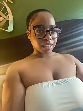 Snapshot of caramel__cremes chatting on October 29, 12:59 pm caramel  cremes online show from October 29, 12:59 pm