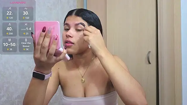 Snapshot of yulissa_girls chatting on May 13, 11:28 am yulissa girls online show from May 13, 11:28 am