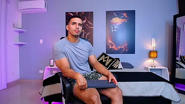 ChristopherBlack  online show from September 18, 1:36 pm